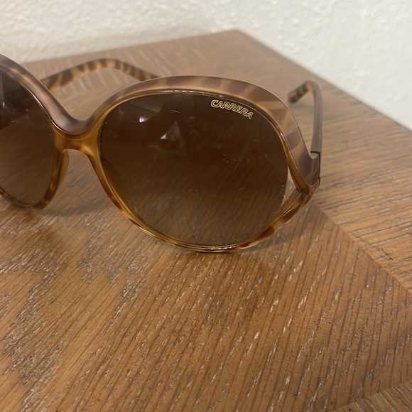 Carrera - Picture 2 of 2